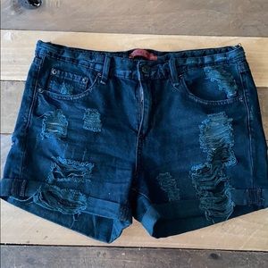 Black distressed shorts